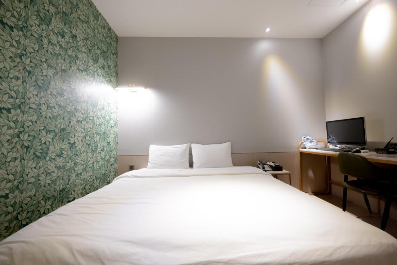 Hound Hotel Seomyeon-Beomcheon Busan Eksteriør billede