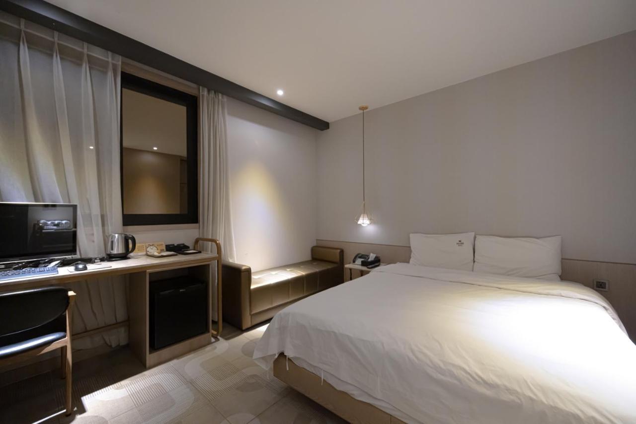 Hound Hotel Seomyeon-Beomcheon Busan Eksteriør billede