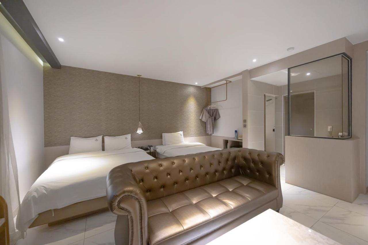 Hound Hotel Seomyeon-Beomcheon Busan Eksteriør billede