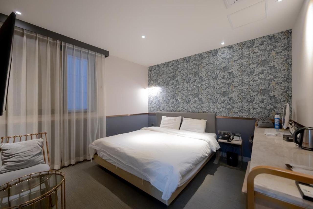 Hound Hotel Seomyeon-Beomcheon Busan Eksteriør billede
