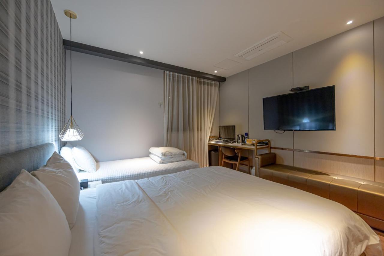 Hound Hotel Seomyeon-Beomcheon Busan Eksteriør billede