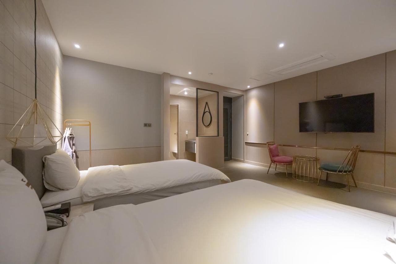 Hound Hotel Seomyeon-Beomcheon Busan Eksteriør billede