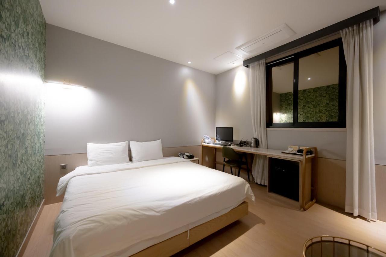 Hound Hotel Seomyeon-Beomcheon Busan Eksteriør billede