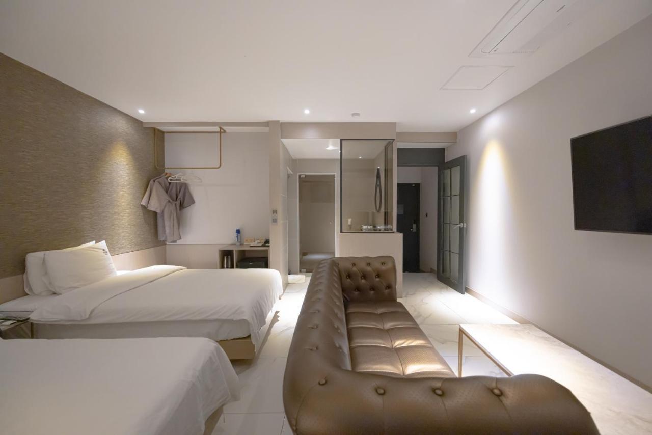 Hound Hotel Seomyeon-Beomcheon Busan Eksteriør billede